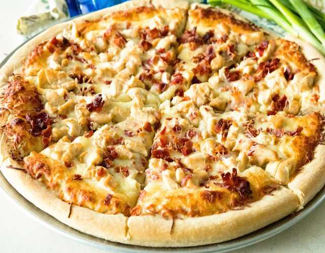 Receta De Pizza De Pollo Y Bacon