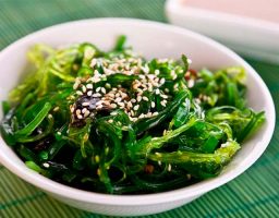 Ensalada de algas wakame