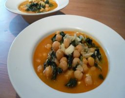 Garbanzos con bacalao y espinacas