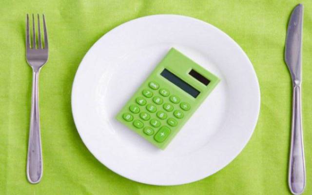 ¿Cómo se calculan las calorías de los alimentos?