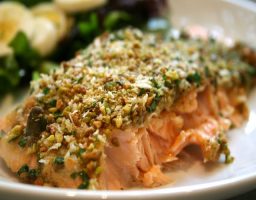 Salmón al Horno con Frutos Secos