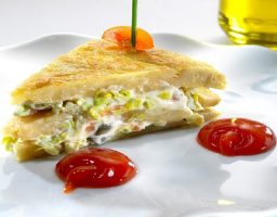 Pinchos de tortilla rellena