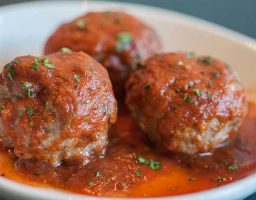 Albóndigas con tomate