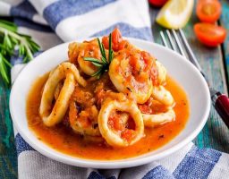Calamares guisados en salsa