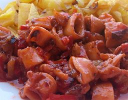 Puntillas de calamar en salsa