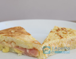 Tortilla de patatas con cebolla