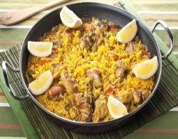 Paella de carne