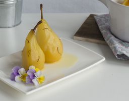 Peras al vino dulce