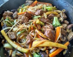 Chop suey de ternera
