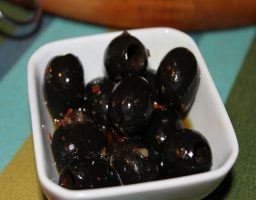 Aceitunas Negras Aliñadas de Aperitivo