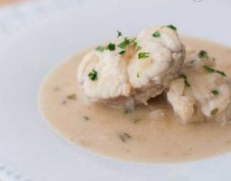Mero con salsa de gambas
