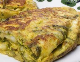 Tortilla de espinacas y bacalao