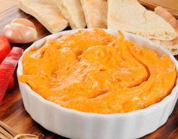 Hummus de pimiento asado