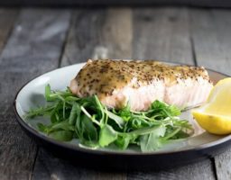 Salmón en salsa de mostaza