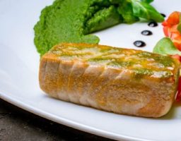 Atún en salsa de pimientos