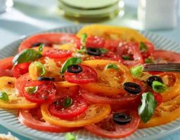 Carpaccio de tomate con parmesano