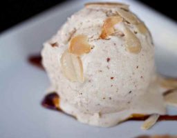 Helado de almendras