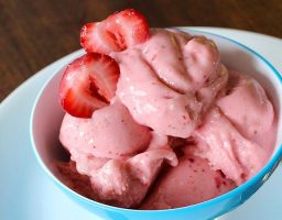 Helado vegano de fresa