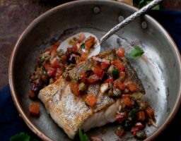 Merluza con Tomate