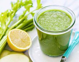Zumo detox con apio
