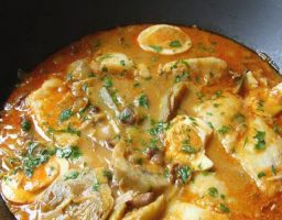 Guiso de bacalao con alcachofas