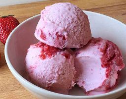 Helado de fresa casero