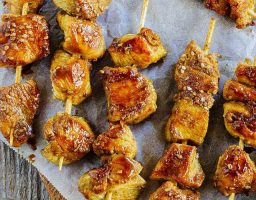 Pollo al estilo satay