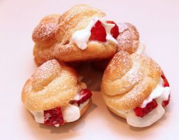 Profiteroles de fresa