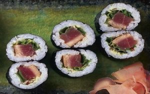 Sushi de atún