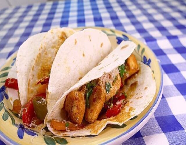 Tacos de pollo a la mexicana
