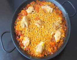 Arroz seco con pollo