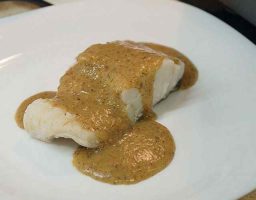 Bacalao con salsa de almendras