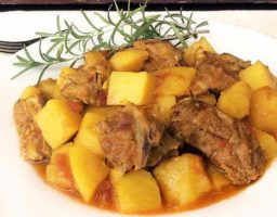 Estofado de cordero con patatas