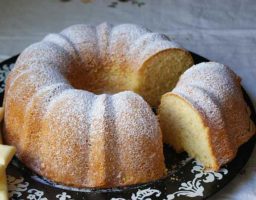 Bizcocho de chocolate blanco