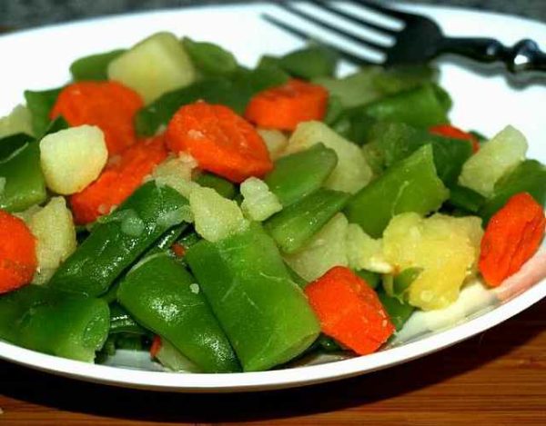Judías verdes con patatas y zanahoria