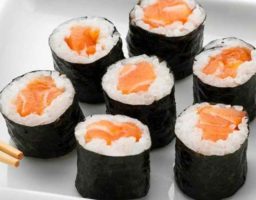 Makis de salmón