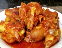 Receta de Manitas de cerdo con Salsa Asturiana