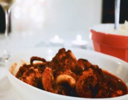 pulpo con salsa picante