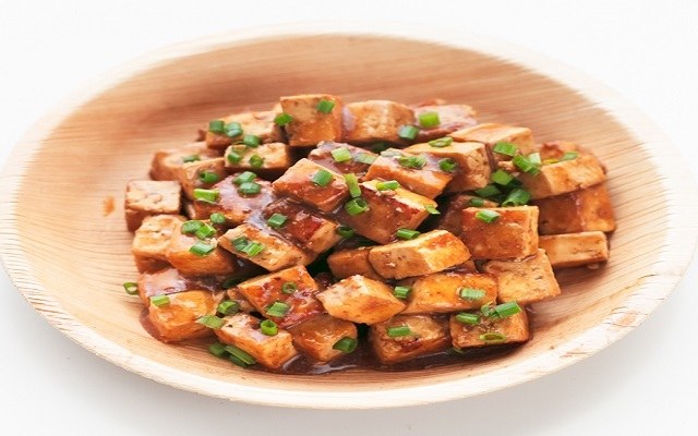 Tofu marinado con soja