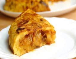 Receta de Tortilla de cebolla caramelizada