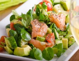 Ensalada de espinacas y salmón ahumado