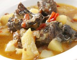 Liebre con patatas
