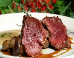 Lomo de ciervo con salteado de setas