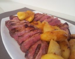 Magret de pato con manzanas