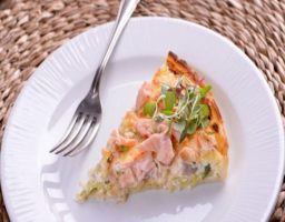 Quiché de puerros y salmón