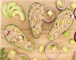 Ensalada de aguacate y atún