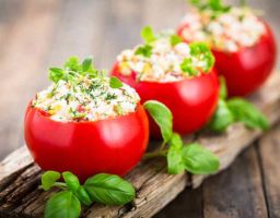 Tomates rellenos de pollo