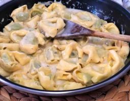 Tortellini con Salsa de Queso