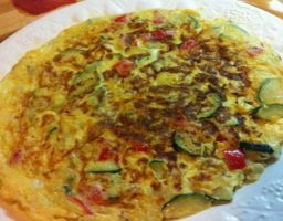 Tortilla de pimientos y calabacín