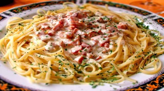 Espaguetis a la Carbonará sin Huevo